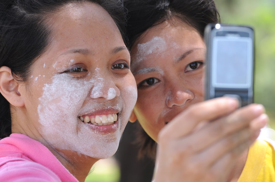 is face waxing safe for sensitive skin